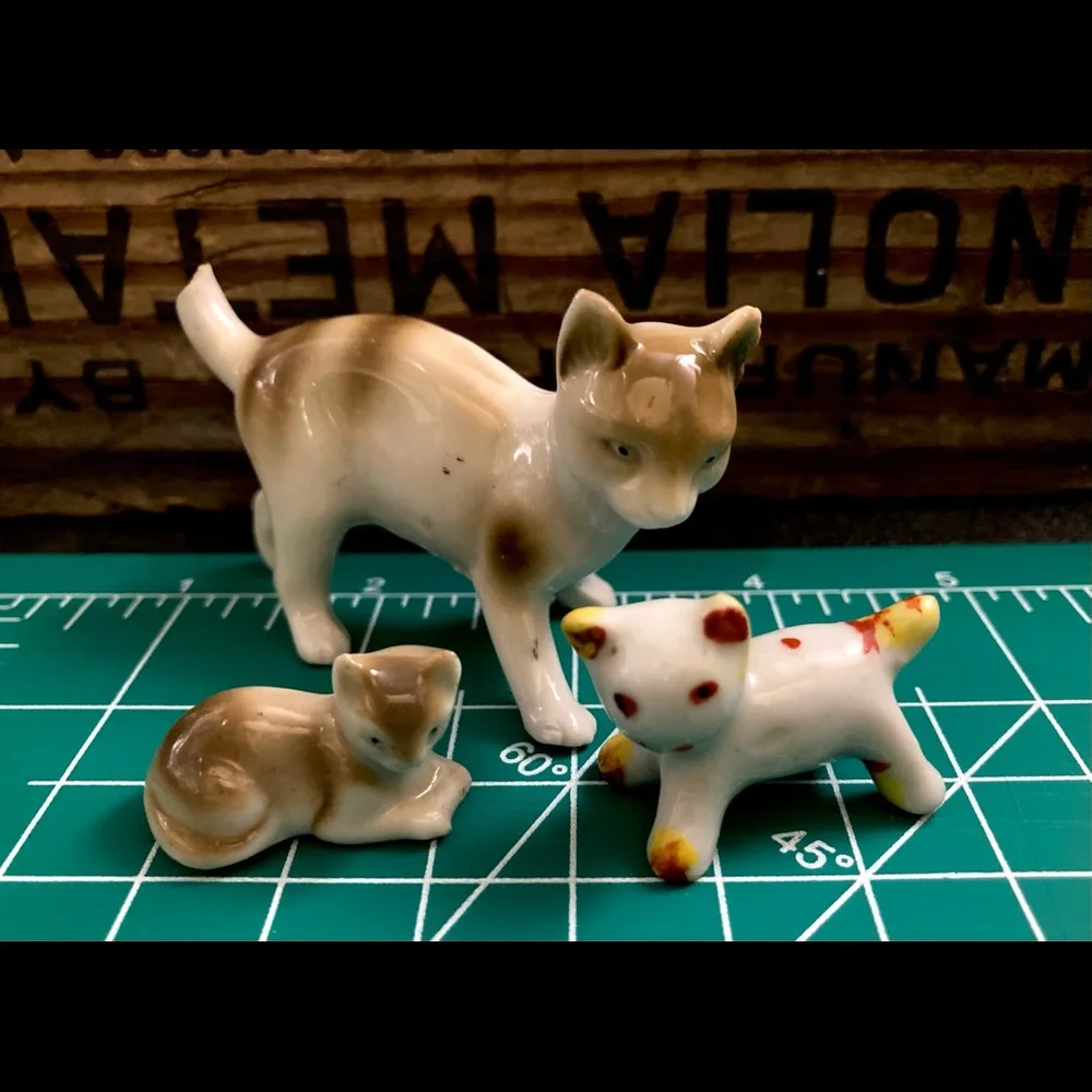 Vintage Mid Century Porcelain Cat And Kitten Figures Made In Japan & Germany